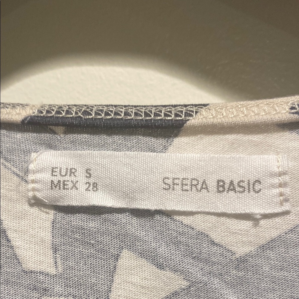 Abstract Patterned Ruffle Sleeve Top by Sfera Basic size S - Picture 6 of 7